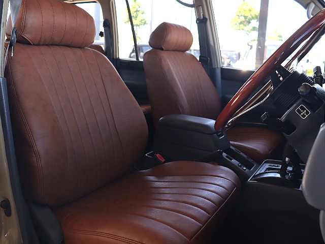 運転席シート！新品レザー調シートカバーをセット！