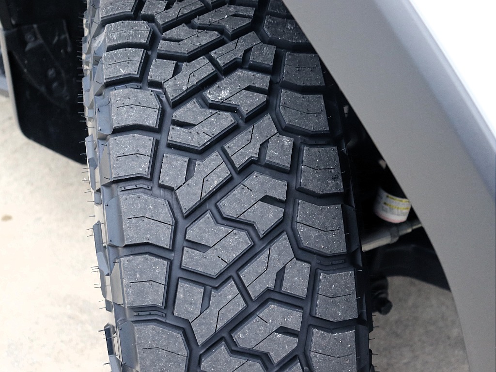 新品RAYS　デイトナ　18インチAWにオープンカントリー275R/Tタイヤをセット！