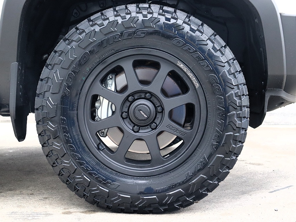 新品RAYS　デイトナ　18インチAWにオープンカントリー275R/Tタイヤをセット！