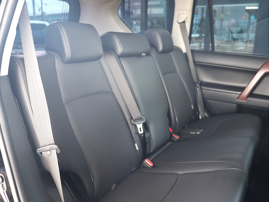 トヨタ&nbsp;ランドクルーザープラド&nbsp;プラド2.8DT TX LPkgマットブラック4WD&nbsp;&nbsp;群馬県の詳細画像&nbsp;その6
