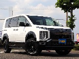 新旧のランクルから、D5、トライトンと幅広く取り揃えておりますのでお気軽にご来場ください！