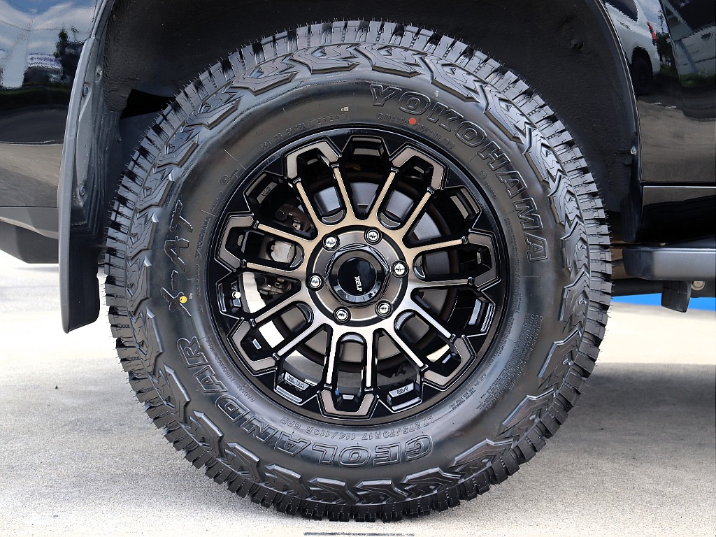 新品FLEXオリジナル17インチAWにジオランダー275X-ATタイヤをセット！