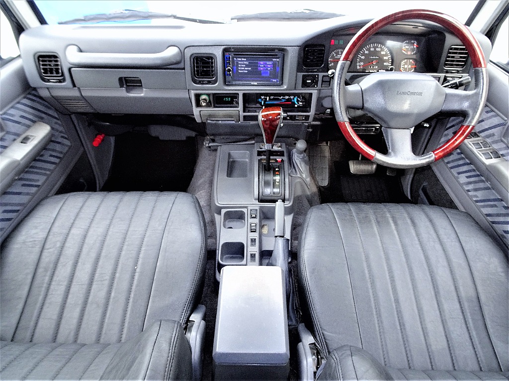 トヨタ ランドクルーザープラド 3.0 SXワイド ディーゼルターボ 4WD 