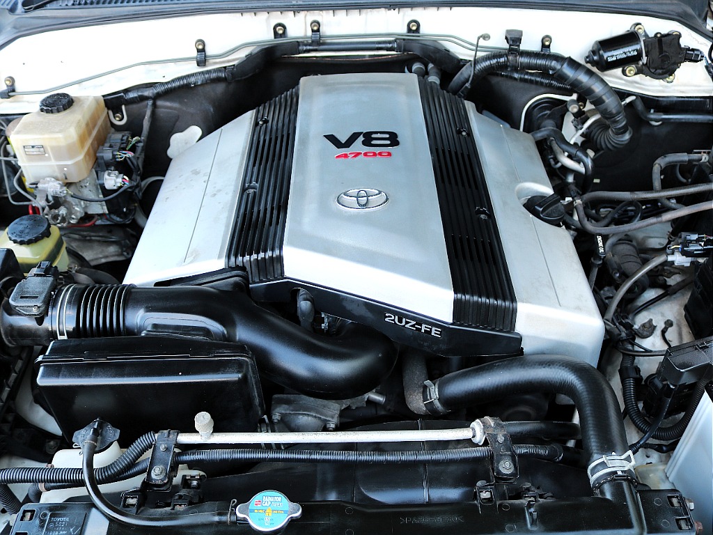 エンジンルームは御覧の通りです☆