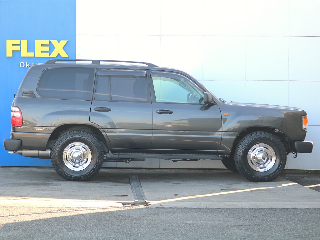 サイドステップ付きで乗り降り楽チンです☆