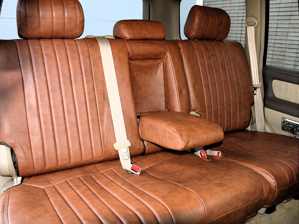 セカンドシートは6対4の分割シート☆