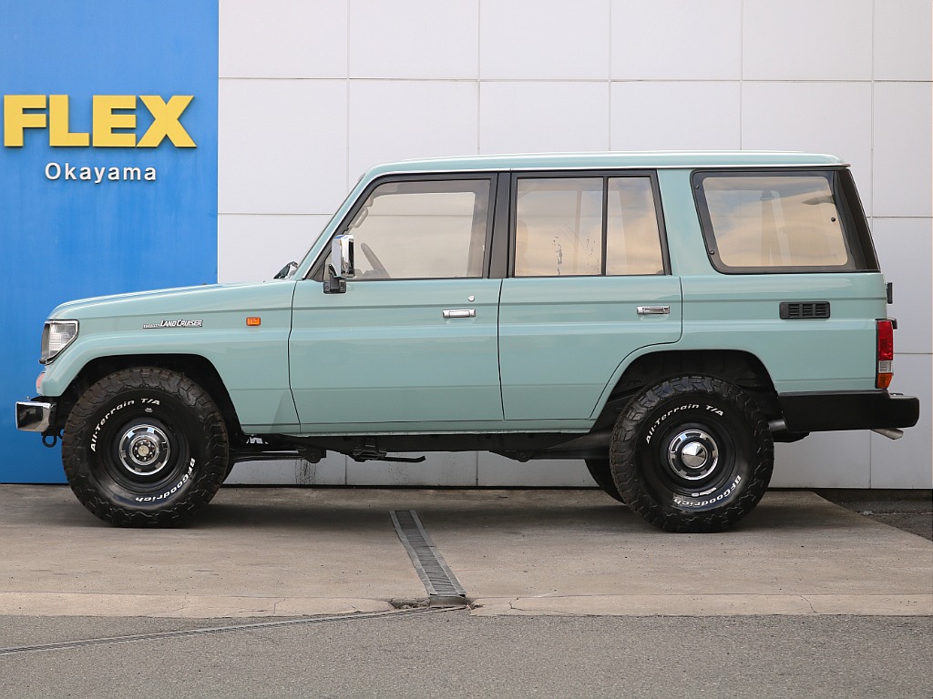 サイドステップレスですのでスタイリッシュな見た目です☆