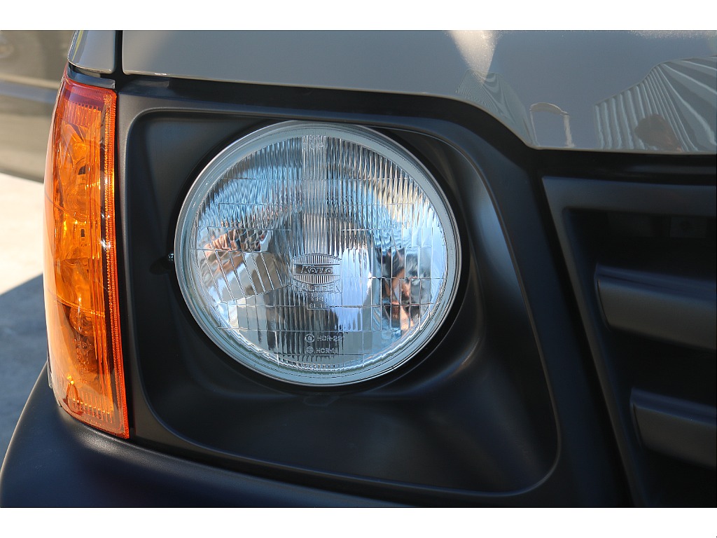 丸目ヘッドライト