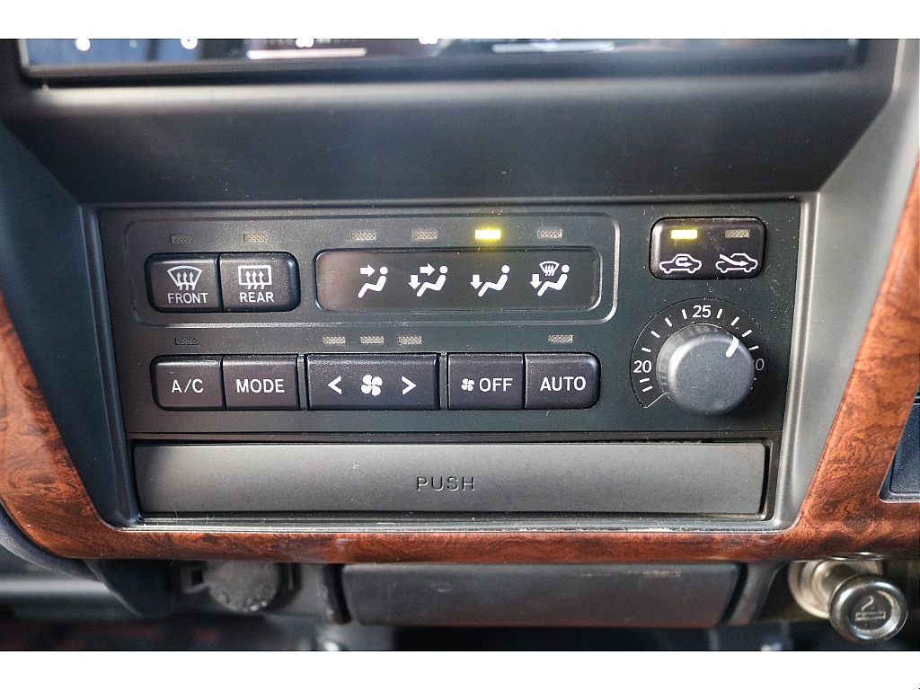 エアコンスイッチ