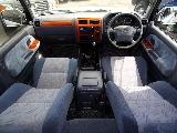 内装も外装の純正スタイルに合わせてあえて純正シートのままで☆もちろんシートカバー取付可能です☆