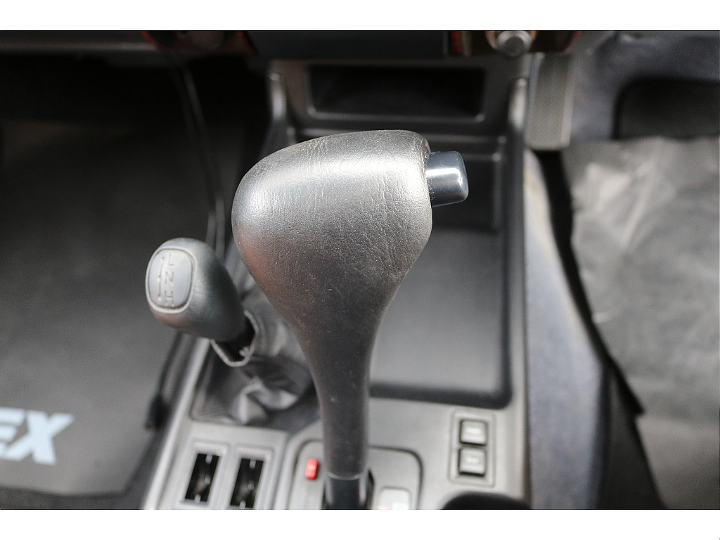 トヨタ ランドクルーザープラド(36枚目)