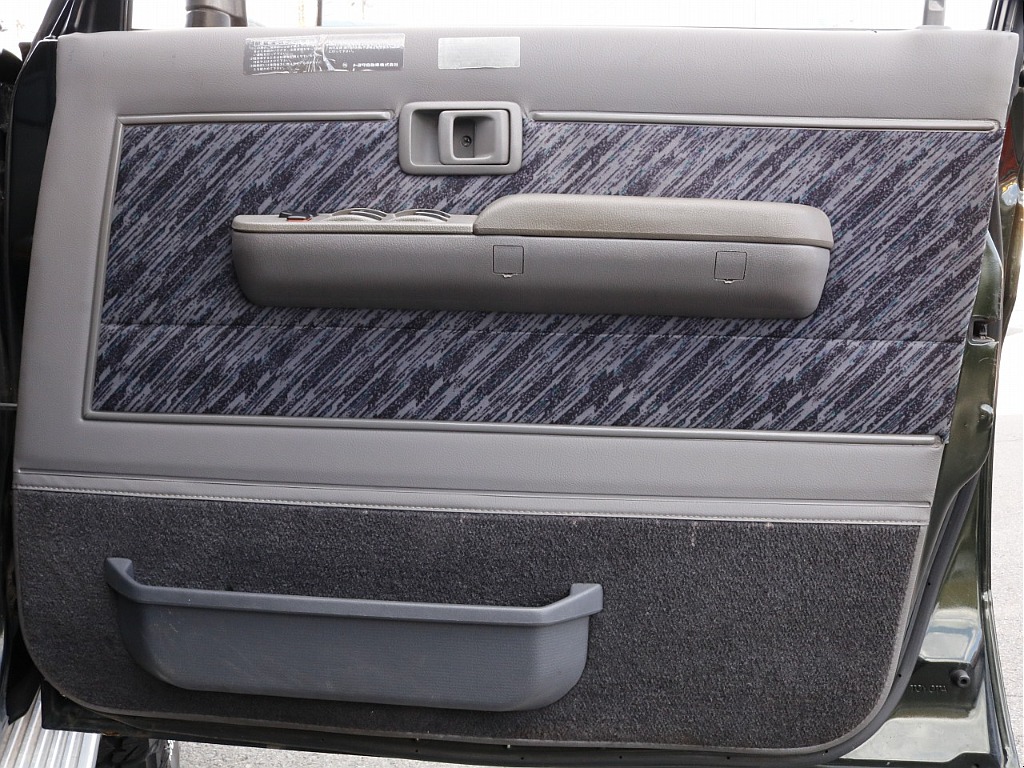 運転席の内張りです！