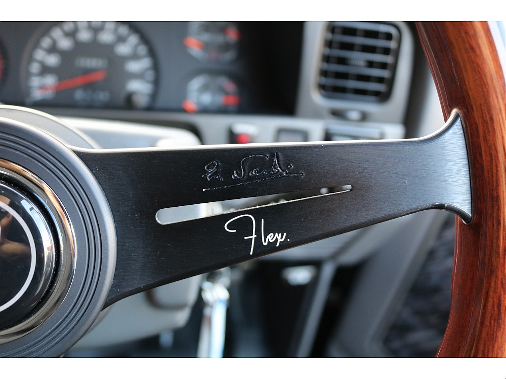 ナルディステアリングはFLEXオリジナルのものになります！☆