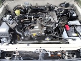 エンジンルームは御覧の通りです☆