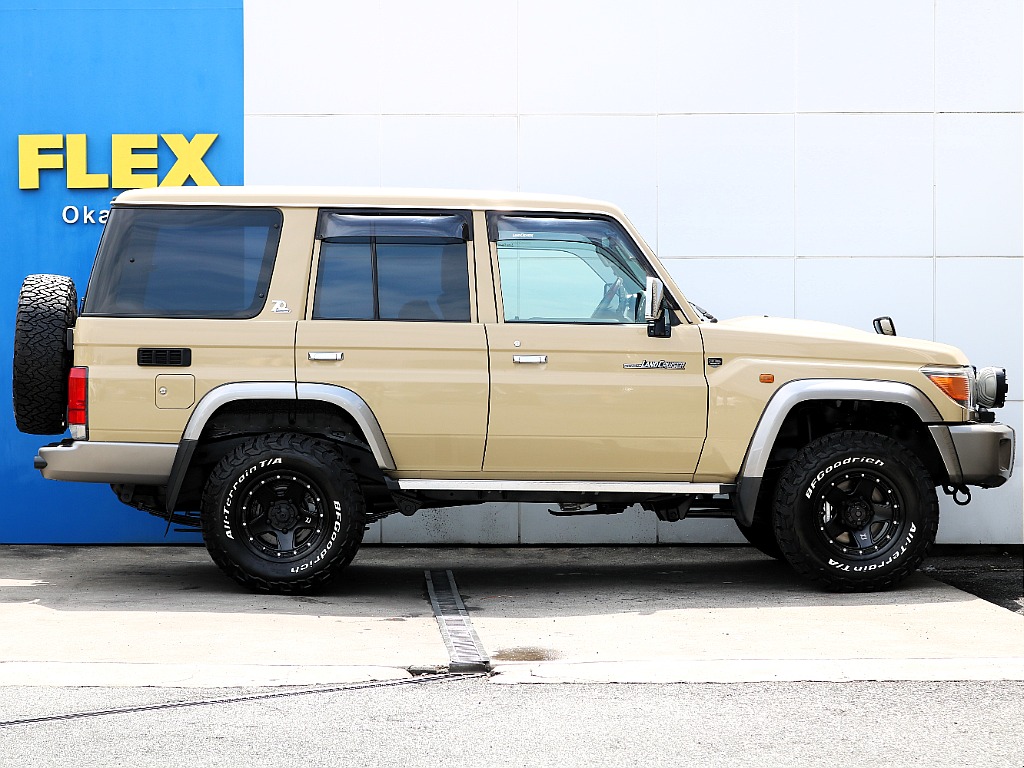 トヨタ ランドクルーザー70(5枚目)