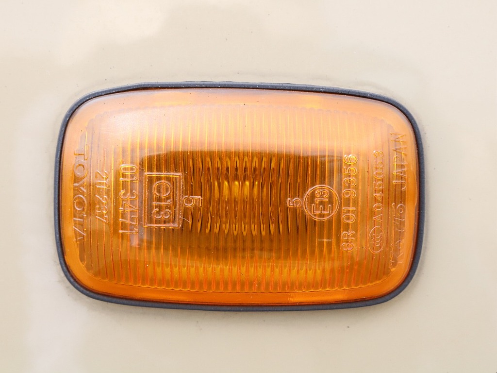 オレンジサイドマーカー