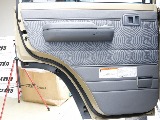 助手席側のセカンドシートの内張り