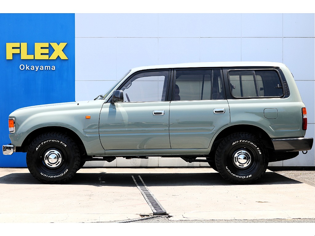 サイドステップレスで見た目もスタイリッシュに☆純正車高ですので乗り降り楽チンです☆