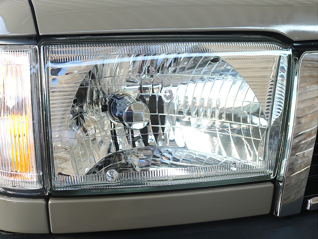 ヘッドライトも曇りなく綺麗です！