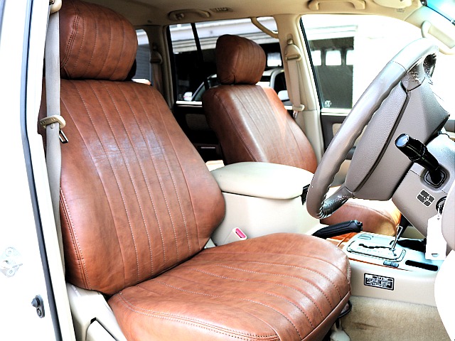 シートポジションも高く視界良好です☆