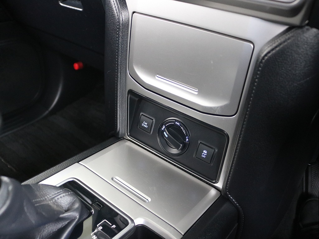 150プラドは後期型からシフト回りの質感が向上した印象を受けます！