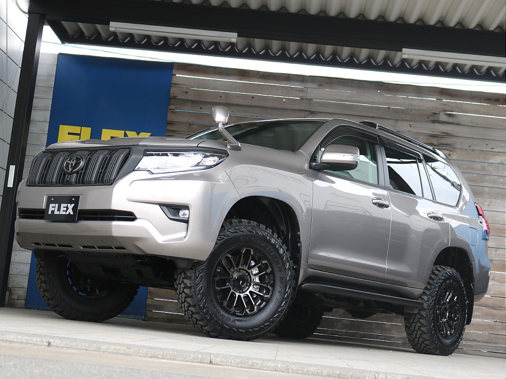 街中では白黒の150プラドが多く見られますが、ブロンズのプラドは非常に少ない印象です！