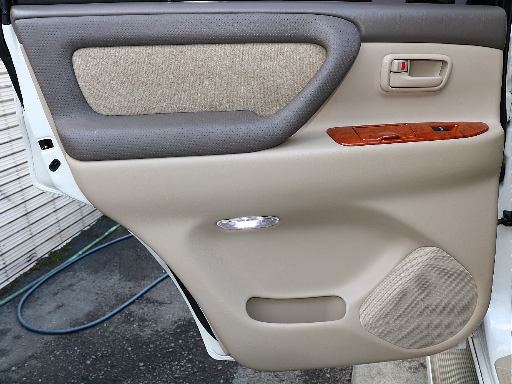 お問い合わせはランクル岡山店まで！！ＴＥＬ：０８６－４２０－２４２２