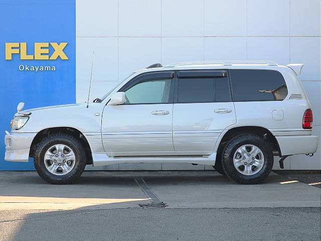 純正車高です☆最上級グレードですので、AHCが標準装備☆車高をアップダウン出来ます☆