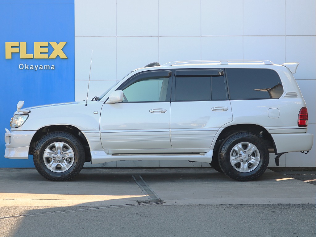 サイドステップ付きで乗り降り楽チンです☆