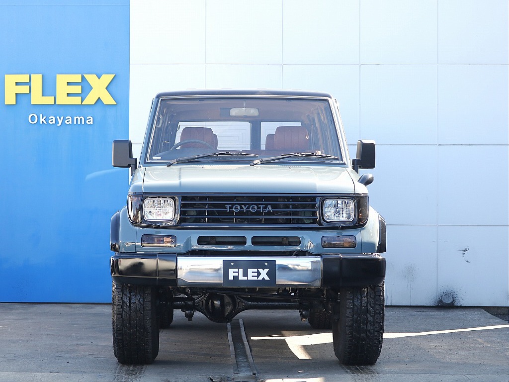 アンヴィルグレー×ブラックのツートンカラーが遊び心のあるカラーリングですね！