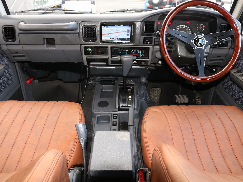 トヨタ ランドクルーザープラド(4枚目)