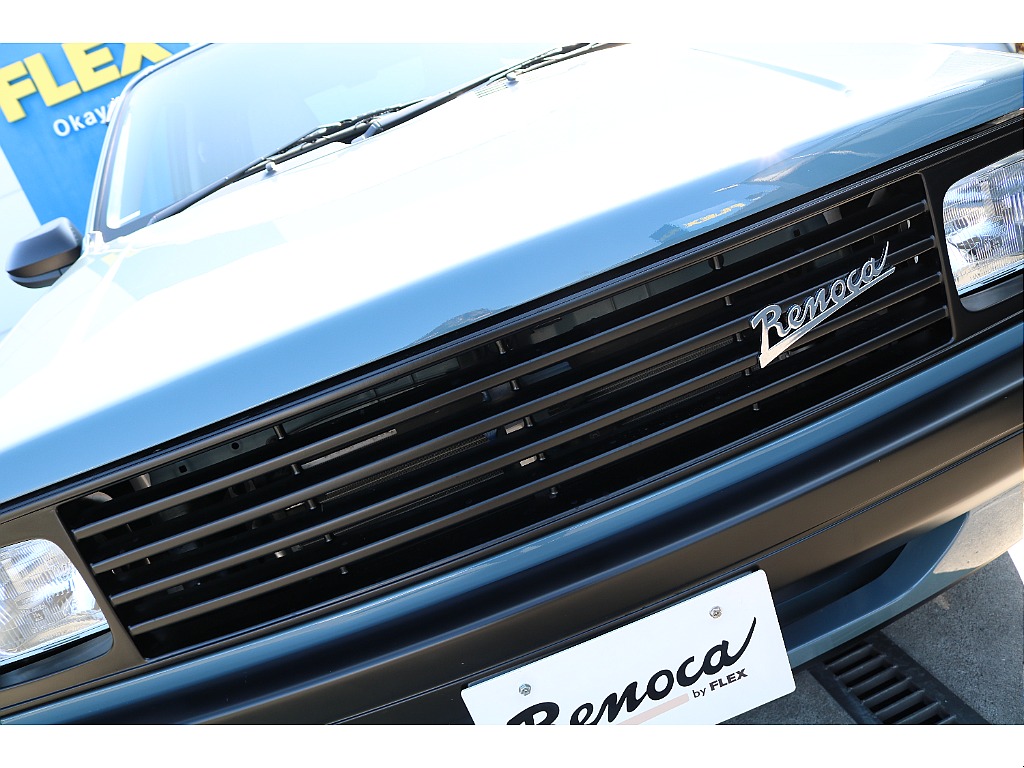 RENOCAのメッキエンブレムの映えるフロントフェイス！