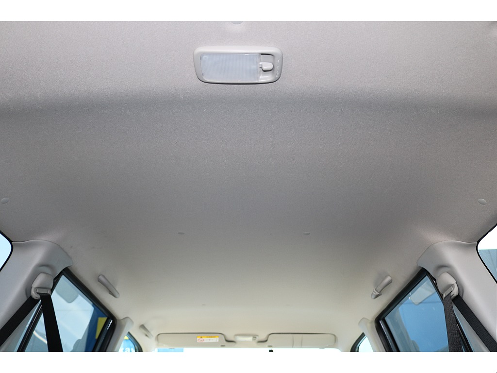 ルーフライニングの状態もとても良好です！