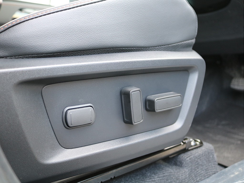 お問い合わせはランクル岡山店まで！！ＴＥＬ：０８６－４２０－２４２２