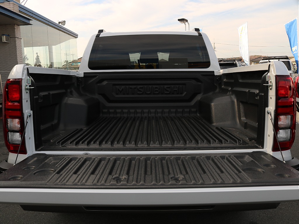 純正ベッドライナー付き☆何でも詰めます☆