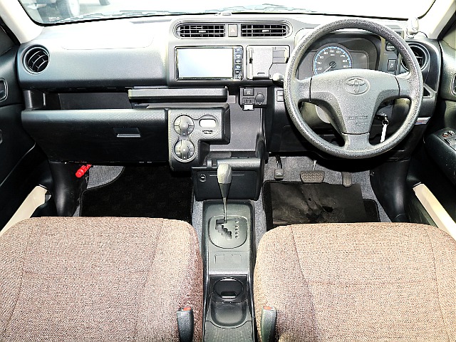 元々商業車設計「働く人の車」の為、室内の使い勝手がかなり充実☆