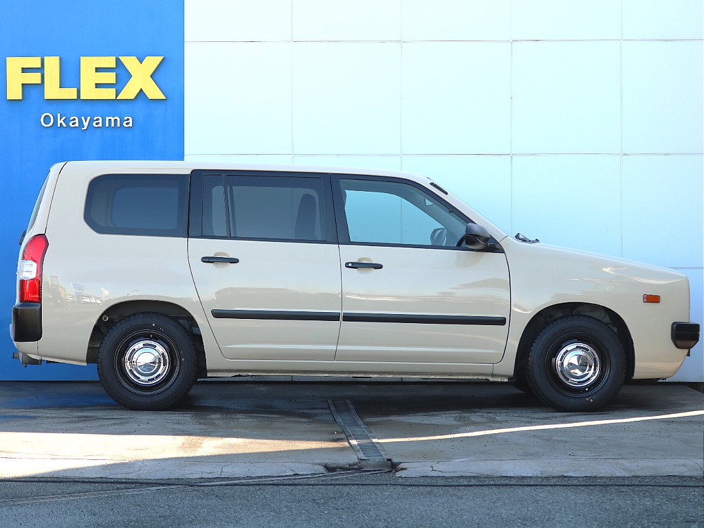 サイドから見てもプロボックスとは思えない☆