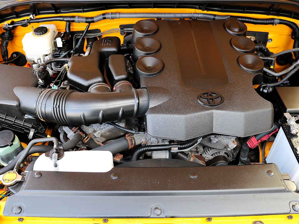 エンジンルームは御覧の通りです☆