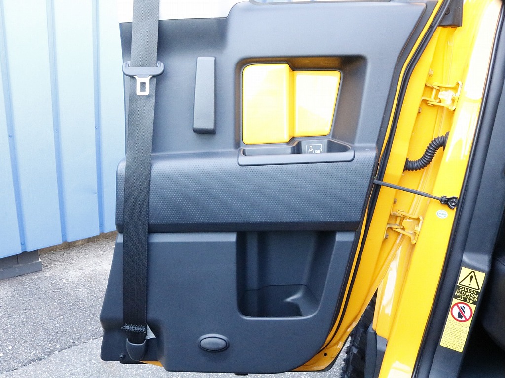 助手席側のセカンドシートの内張り