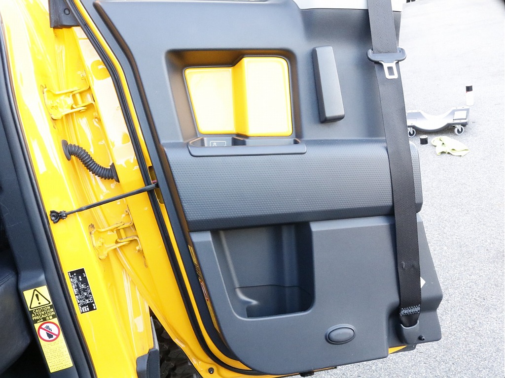 運転席側のセカンドシートの内張り