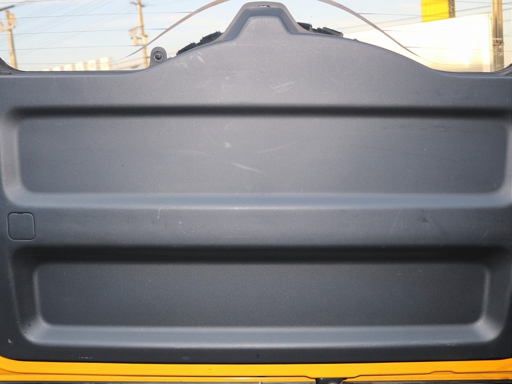 ラゲッジの内張り