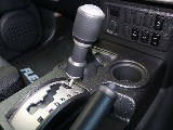 シフトノブの大きさも操作が簡単！FJクルーザーの魅力がいっぱいです！