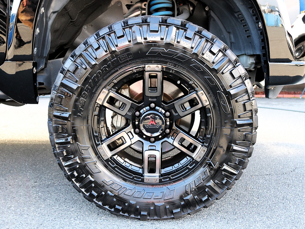 トヨタ ランドクルーザープラド(3枚目)