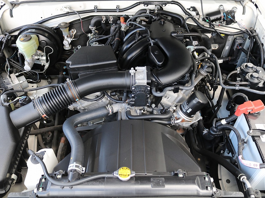エンジンルームもとてもきれいな状態です(^^♪