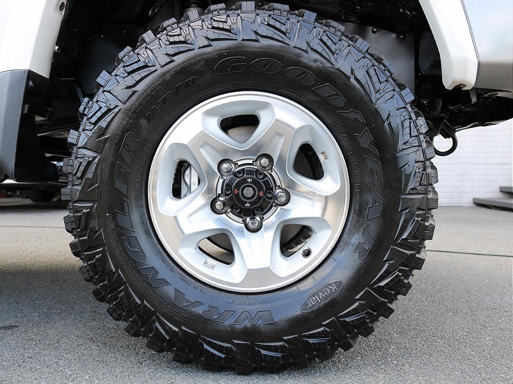 純正アルミにWRANGLER　285/75-16タイヤをインストール！！