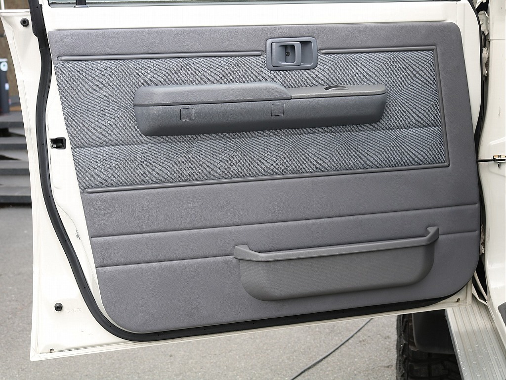 トヨタ ランドクルーザー70(34枚目)