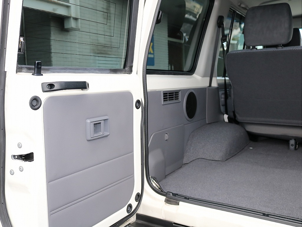トヨタ ランドクルーザー70(41枚目)