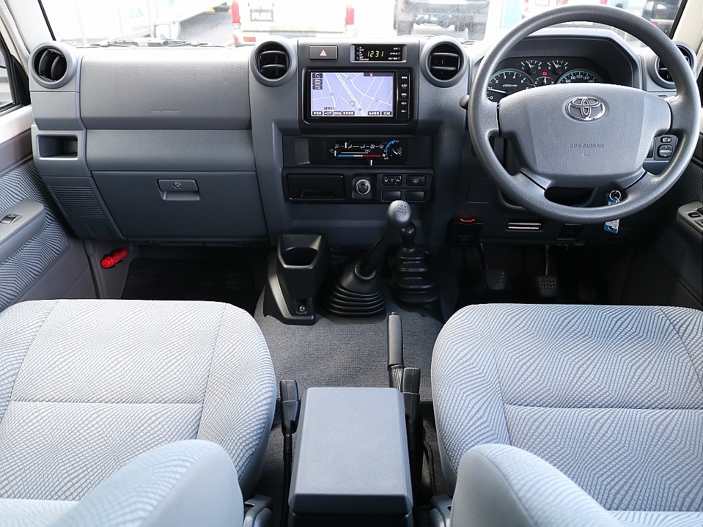 トヨタ ランドクルーザー70(56枚目)