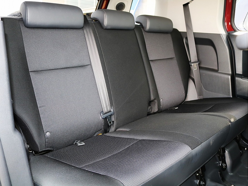 セカンドシートは6対4の分割シート☆