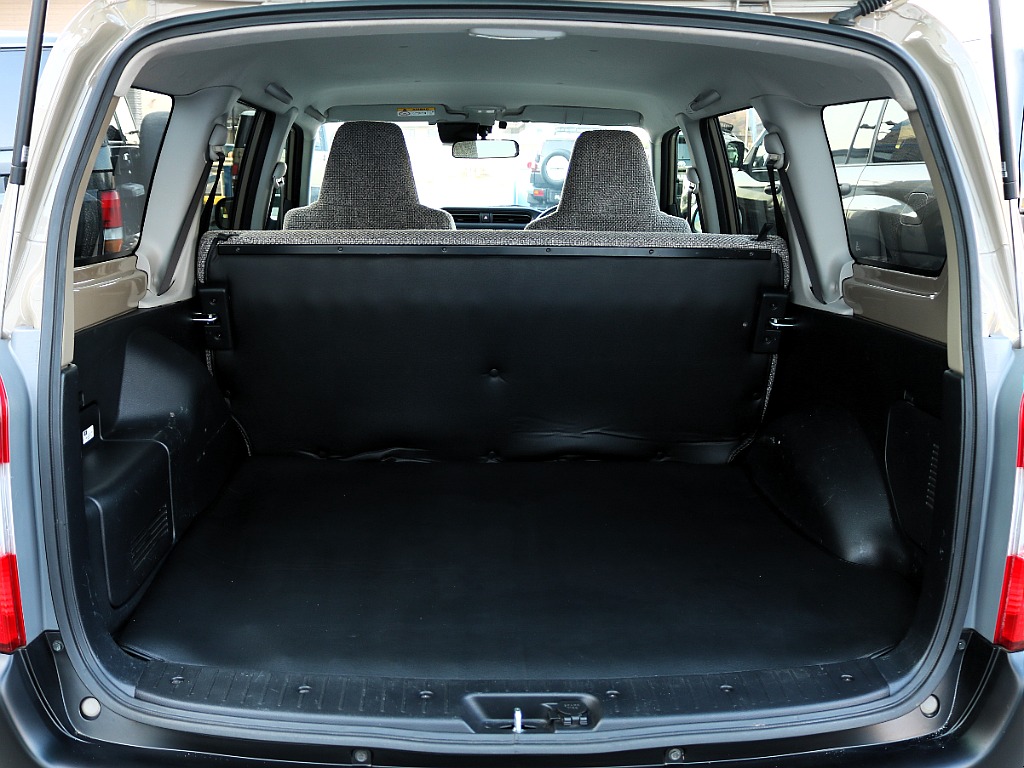 ランクルに負けない積載量を誇るラゲッジルーム☆